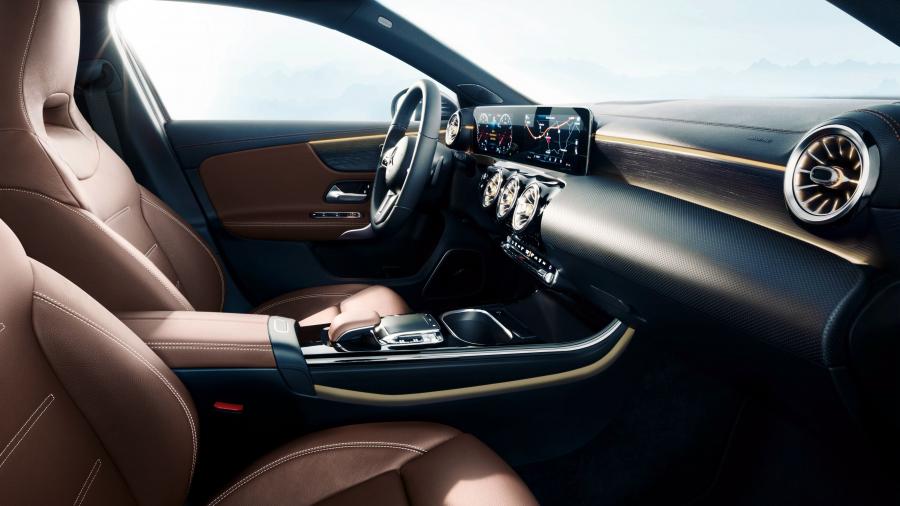 Интерьер Mercedes-Benz A200 Progressive (W177) 2018 года  (WW) (фото 3 из 96)